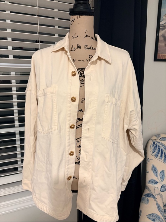 Vuori Jackets & Blazers - Vuori Classic Cream Button-Front Utility Jacket - Women